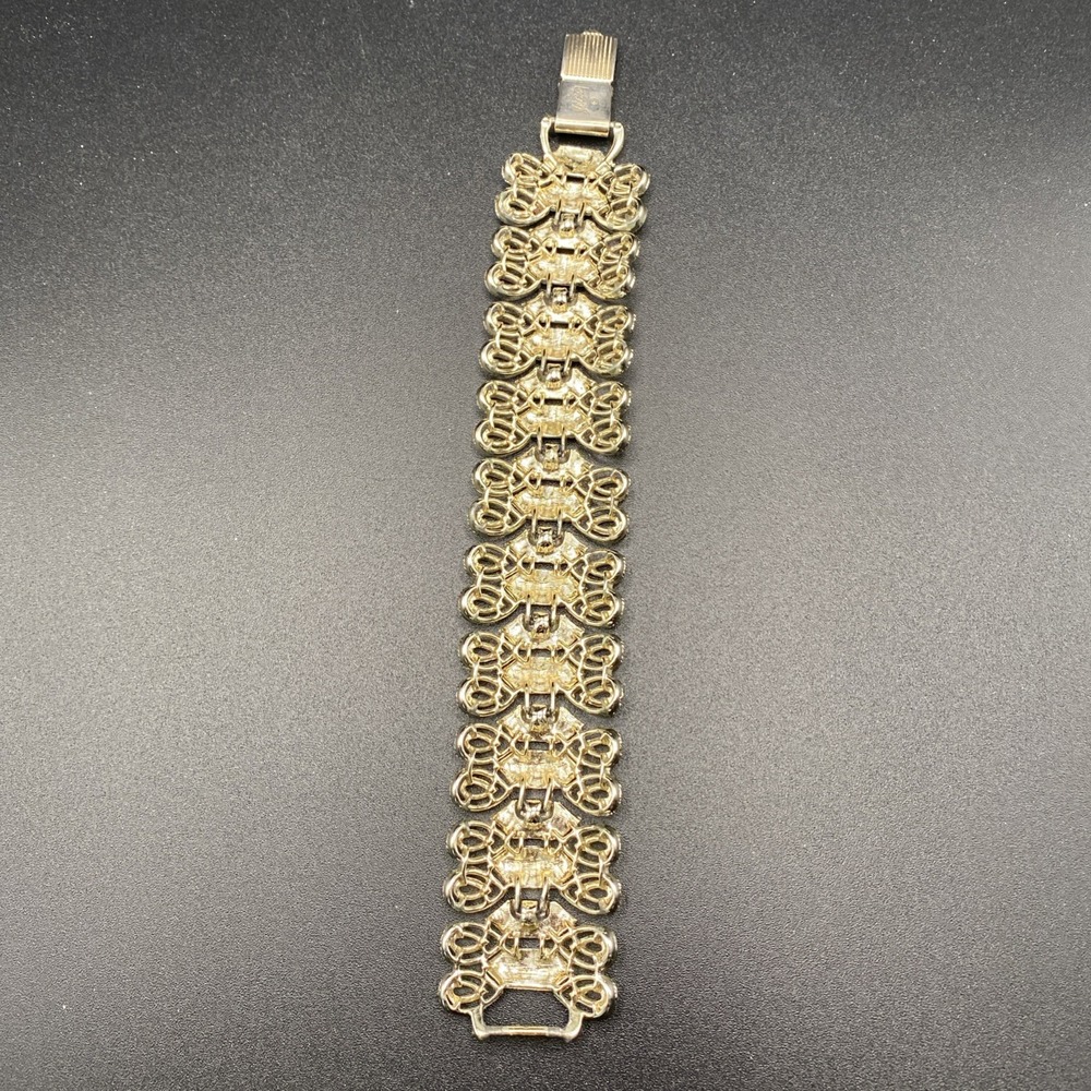 Coro Pegasus Gold Tone Bracelet Vintage Tear Drop Gold 1.25" - Picture 6 of 10